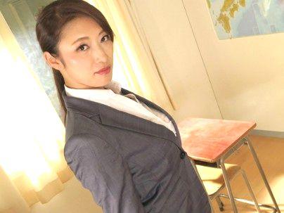 ＜呼び出された先生！＞生意気な生徒にエロ行為させられもだえ感じちゃうぞｗｗｗｗｗ