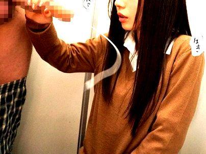 ＜実写化！＞可愛いけどおとなしい感じの図書委員女子！手コキしてたら興奮してきたぞ！