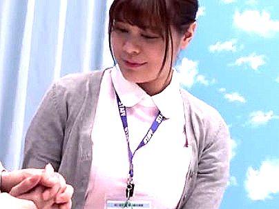 ＜マジックミラー号＞素人の可愛すぎ看護師ナースがＭＭ号で童貞君相手に筆おろしシチャウゾ！
