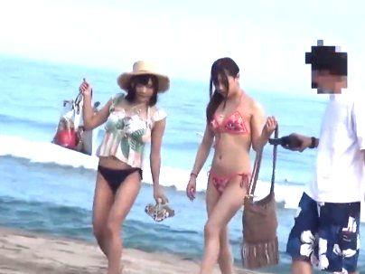 ＜乱交セックス！＞海水浴場で見かけた素人チャンがマジックミラー号で乱交セックス！ｗｗｗ
