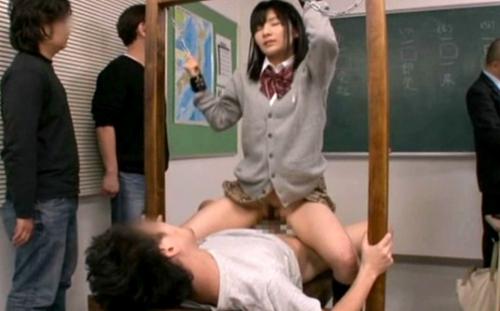 弘前亮子　女子高生が肉便器となりひたすらセックスしておチンポ受け止めることが当たり前の高校…大量の精子を膣内に連続発射！