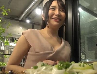 可愛い美少女とデート→ホテルに連れ込みおっぱいを揉み手マンすると自ら求めて中出し！