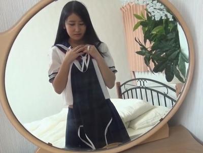 「私もお兄ちゃんと…」兄に恋心を抱えるJKが水着を着てたら途中で脱げなくなりｗ