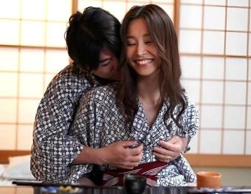 【人妻NTR】既婚者同士のエロすぎる不倫セックス！美人妻が他人棒でひたすらイキ狂う…何発も射精しまくる温泉旅行＜寝取られ＞