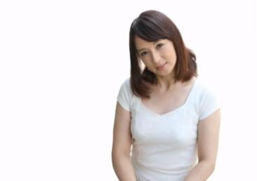 【ながえスタイル】義母とは見れないきれいな53歳の父の再婚相手