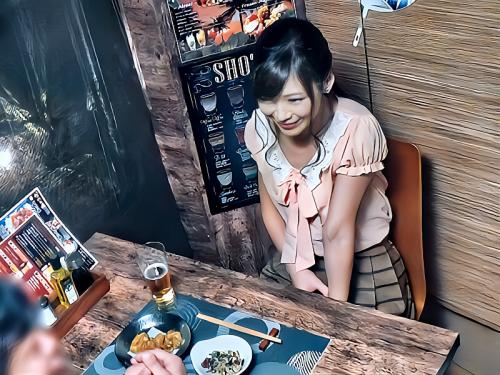 【人妻ナンパ】出会いを求めていた一人飲みしていた細身の人妻さん（32）をお持ち帰り