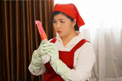 【お掃除おばさん】変態趣味のマニアたちが乱交パーティーを行っているラブホで犯されたお掃除おばさん！