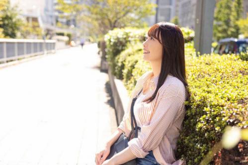 【本物人妻】パッチリした目に若々しい29歳のアラサー人妻！
