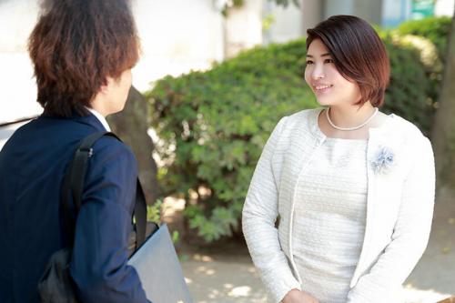 【義母】「卒業おめでとう…。」お義母さんからのプレゼントは自らのオマンコでの筆下ろしでした。