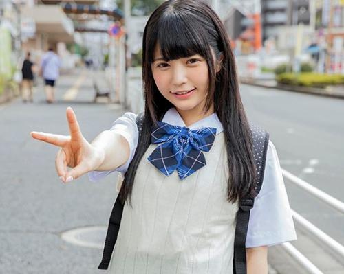【マジックミラー号】「大人のオチンチンって大きいんですね…」ミニ系制服ロリとドキドキ相互オナニー！