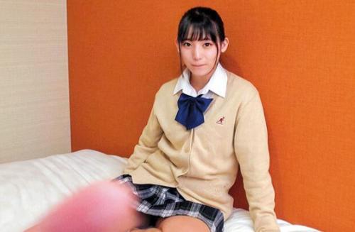 【素人ナンパ】「おまんこ狭っ！」彼氏持ちの制服ロリが大人のデカチンに興味を示す