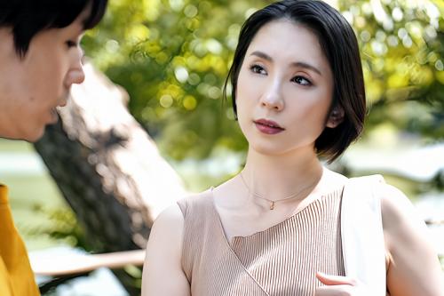 【人妻不倫】人妻になっていた幼なじみと地元帰省したときにヤりまくった！