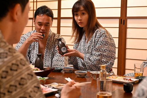 【人妻輪姦】中途の人妻社員が肉便器と化すまで辱める鬼畜温泉旅行！