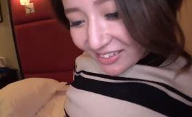 離婚してから久々のSEXをする細身で美人な独り身の奥さん（30）