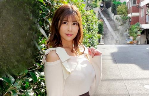 【素人】可愛らしさと隠し切れない大きな胸！スライム乳の可愛らしいお姉さん！