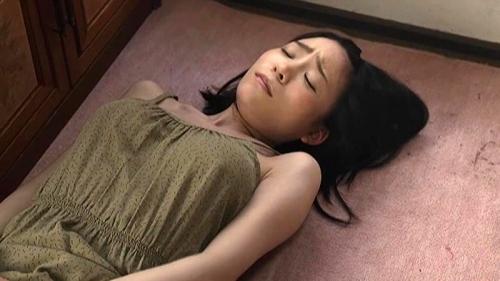 【ヘンリー塚本】同居している息子の嫁を襲う絶倫の義父！