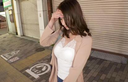 【人妻】「今年はまだ旦那さんとしていません。」セックスレスの問題を抱えるアパレルショップ店員の人妻（30）