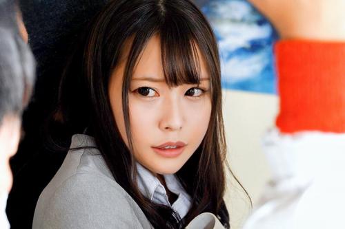 【痴漢レイプ】「もうやめてください・・」通勤中の電車で怯える無口なOLに鬼畜な痴漢集団が襲いかかる！