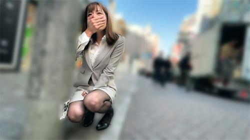 【野外羞恥】巨乳のリクルートスーツのお姉さんにリモバイ仕込んでイタズラ。