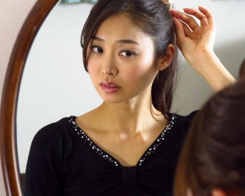 【同僚レイプ】小さい頃から活発で健康的な看護師の女の子がフラレた同僚に犯される！