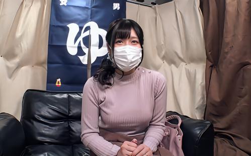 【人妻ナンパ】スタイル抜群で顔はロリ童顔フェイス！お色気ムンムンな色白巨乳パイパン素人妻！