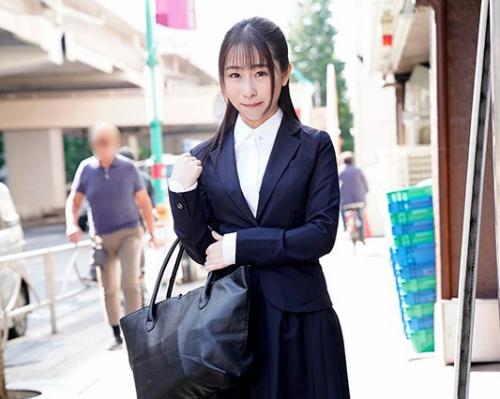 【マジックミラー号】「だめ…でちゃう…！」リクルートスーツの似合う女子大生がイキ我慢！