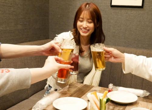 【未歩なな】「私の魅力を最大限引き出してください！」酒と媚薬の併用でオマンコ濡らしちゃう美少女！