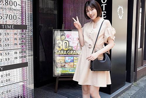 【楓カレン】スレンダーなエロい美女と二人きりでヤリまくり！