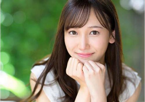 【幻の素人】同人AVサイトで人気No.1だった20歳の美少女がAV本格デビュー！