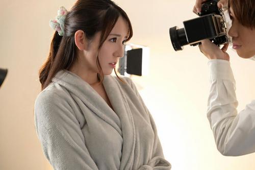 【人妻NTR】「奥さんをお借りしたい…！」ヌードモデルの誘いを断れなくなった人妻！