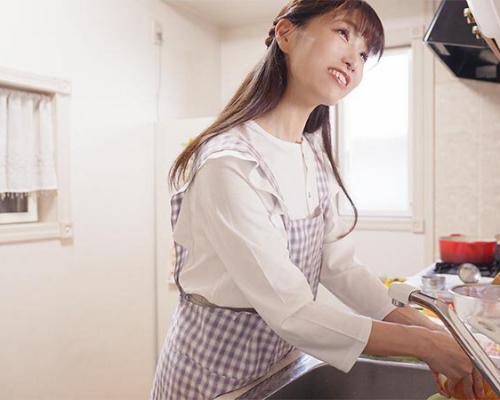 【本物人妻】旦那と息子達と暮らす36歳のエロ奥さんが自宅不倫！