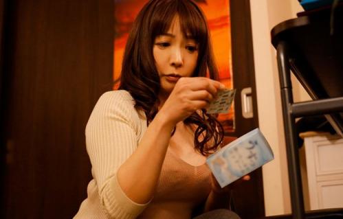 【義母】 親父が新しい母親と言って連れてきた義母とゴムが空になるまでやりまくる！