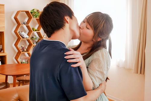 【義母】「また一つ大人の階段を上っていけました。」義母の卒業プレゼントはあったかいオマンコでした。