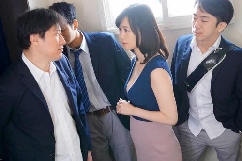 【人妻レイプ】息子の同級生からダッチワイフのように犯されたお母さん！