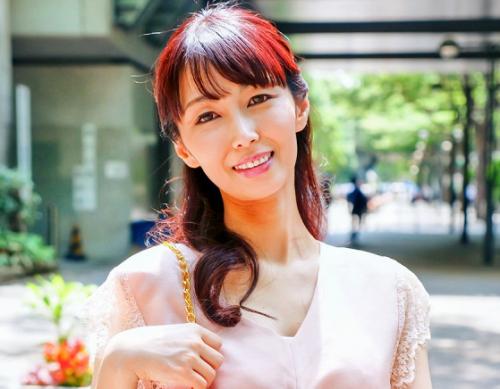 【人妻ナンパ】高校生の娘がいる細身で綺麗な美肌の美魔女は専業主婦（42）で欲求不満