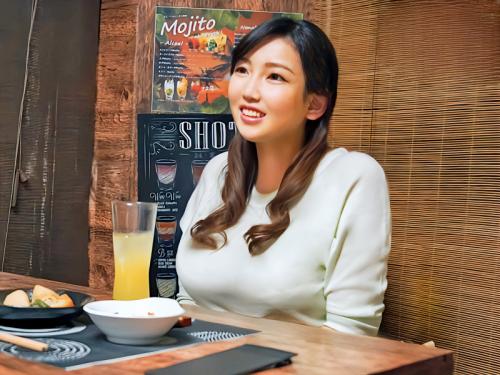 【人妻ナンパ】「おっぱいばっかりジロジロ見られちゃって…」アラサーの巨乳専業主婦を居酒屋でナンパ！