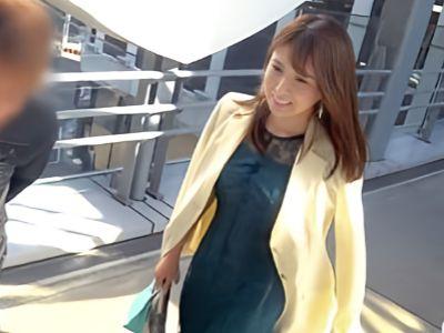 【美熟女不倫♡大量潮吹き】『セレブ妻の性欲が異常ｗ』美人妻がSMラブホテルでドM男のアナル舐め＆手コキフェラ♡人妻ナンパ