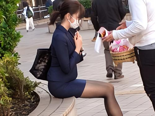 【地味っ子OL♡大量潮吹き】ドM清楚美人に手コキフェラ指導ｗ黒パンスト破り着衣セックスで連続絶頂エロすぎ♡素人ナンパ企画
