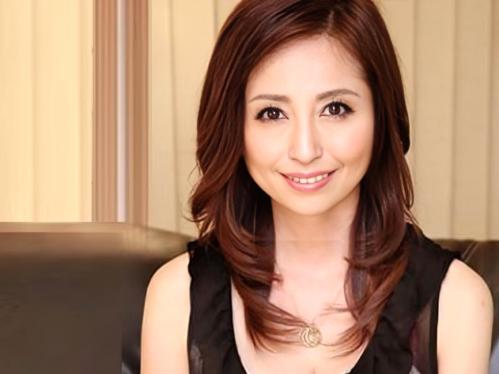 【人妻NTR♡初撮り】『五十路で神スタイルｗ』セレブ巨乳美熟女がAVデビューでフェラ3P乱交し連続顔射♡素人企画エロ動画