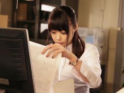 【美人OL♡フェラ顔射】『先輩になら…』黒髪清楚な後輩同僚と会社でバック＆騎乗位の着衣セックス！デカ尻に生ハメ♡AV企画