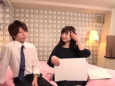 【素人】友人との再会が情熱の火種に！同窓会の後監視カメラの前でランジェリーをまとい舌技で絶頂を迎える