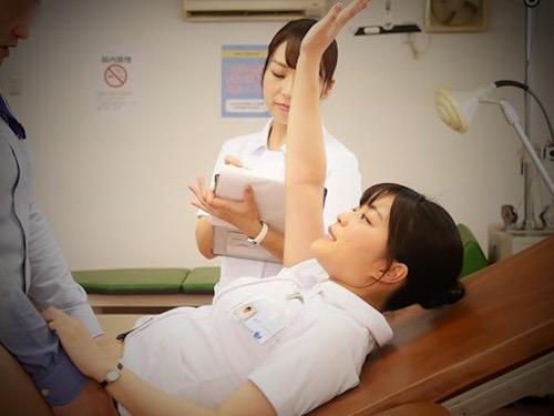 超人気ナース・奏音かのんチャンがびっくり箱の様に飛び出る性交処置♪アクメする時に必死で頑張って真剣に性交クリニックの業務に！