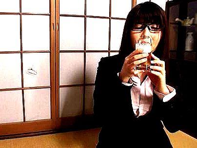 ≪OL≫【おいしいの…♡】清楚系真面目そうな美少女！酔っぱらってエロ行為もだえカンジチャウ！