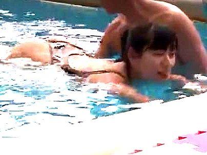 ＜巨乳！＞水着姿豊満ムチムチ巨乳お姉さん！水着姿でエロ行為がガチ最高！