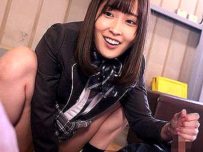 ≪女子大生≫【でかくなってるよ…】スリムな体のスレンダー女子大生！オチンポ手コキフル勃起確定に！