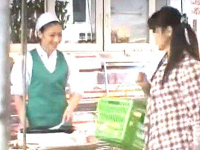 ＜肉屋オバサン！＞色気ある美魔女オバサン！仕事中にヤラレマクリになっちゃうゾ！！