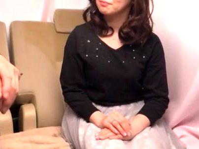 ＜ナンパ！＞街で見かけた人妻がナンパ！ハメ撮りエロ行為に浮気不倫エチエチに発展シチャウゾ！