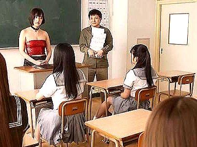 ＜洗脳！＞学校中の可愛い女子たち！洗脳状態でエロ行為に発展シチャウゾ！