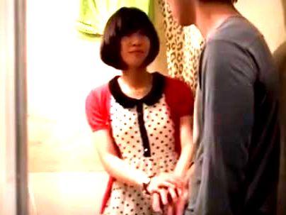 ≪美少女≫【ニーソがたまんね～ｗ！】清楚な感じの美少女！彼氏とイチャｌｏｖｅｓｅｘシチャウゾ！！