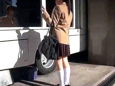 ≪マジックミラー号≫【ここでですか？…】清楚系上品な感じ美少女！ＭＭ号でエロ行為になる！
